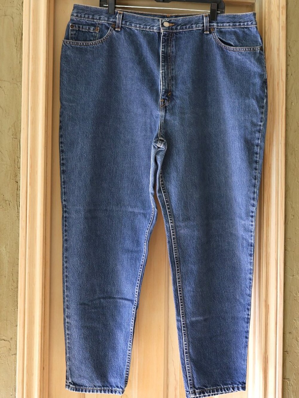 Women's Levi's 550 Relaxed Fit Tapered Leg Jeans Size 24W